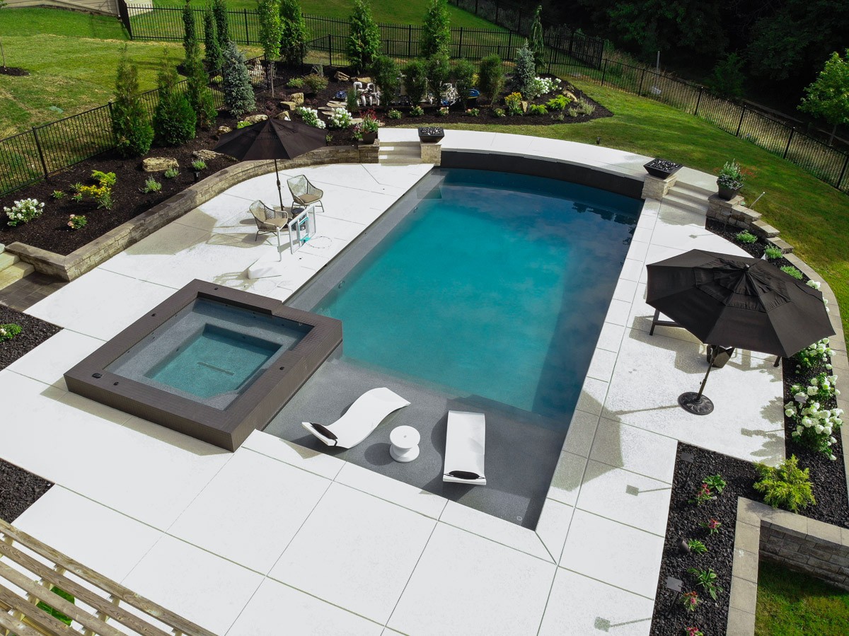 ĐIỀU CHỈNH HỒ BƠI CỦA BẠN CHO THỜI TIẾT THAY ĐỔI