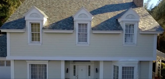 Mái nhà thu điện mặt trời, trong nay năm sẽ được bán ra bởi Tesla